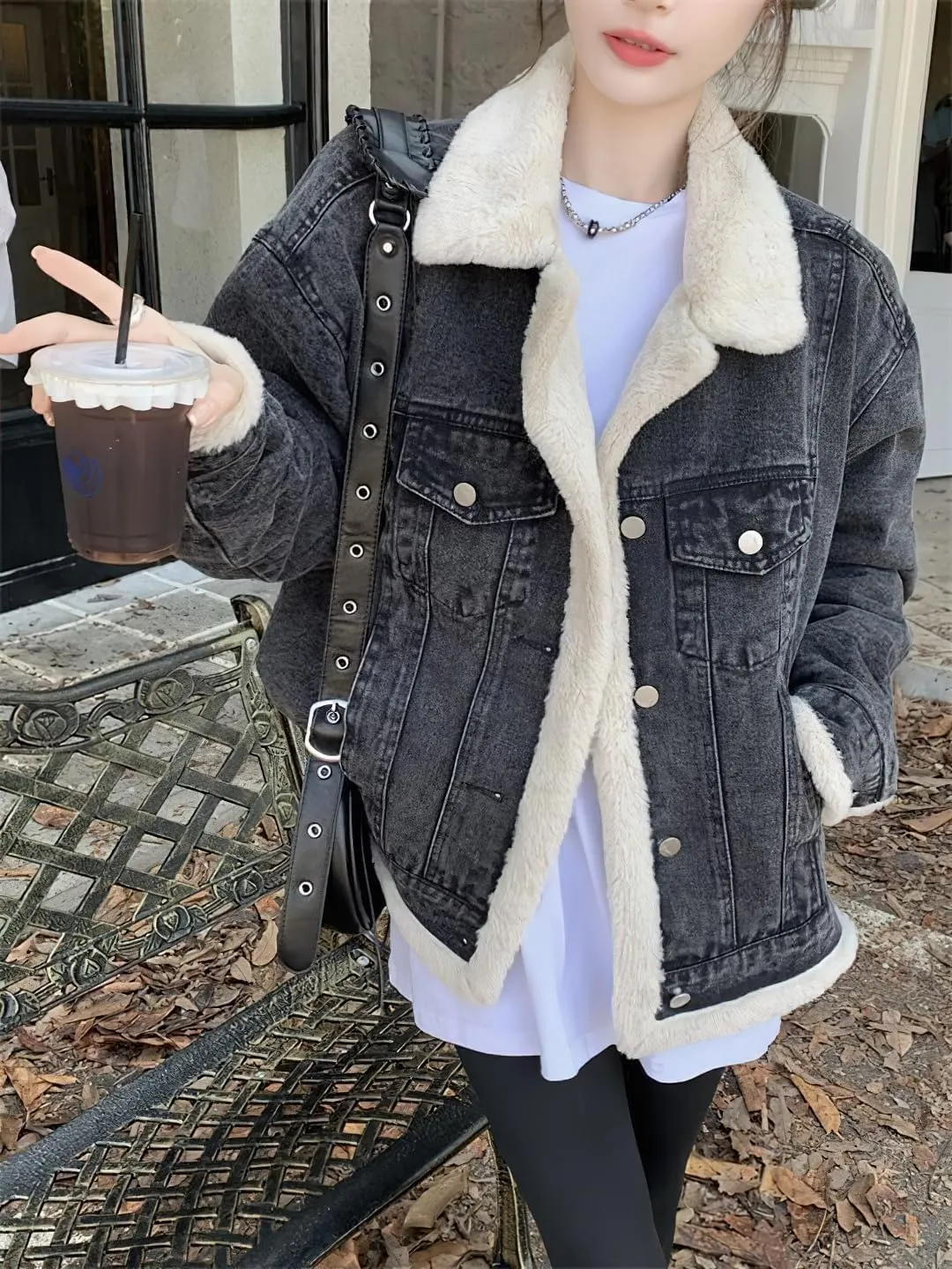 chouyatou Women's Reversible Warm Sherpa Notched Collar Jean Jacket Faux Fur Denim Coat Trucker Jacket