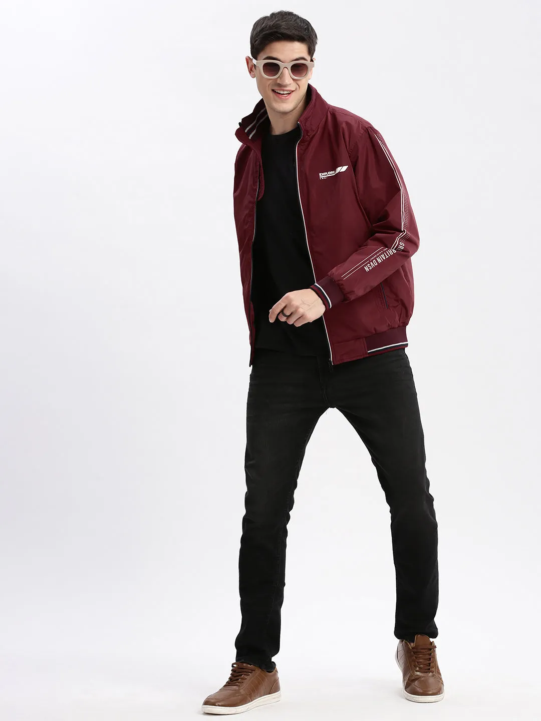 Men Maroon Mock Collar Long Sleeves Zip Detail Rapid-Dry Windcheater Bomber Jacket
