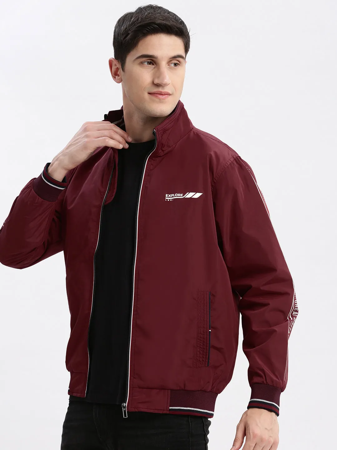 Men Maroon Mock Collar Long Sleeves Zip Detail Rapid-Dry Windcheater Bomber Jacket