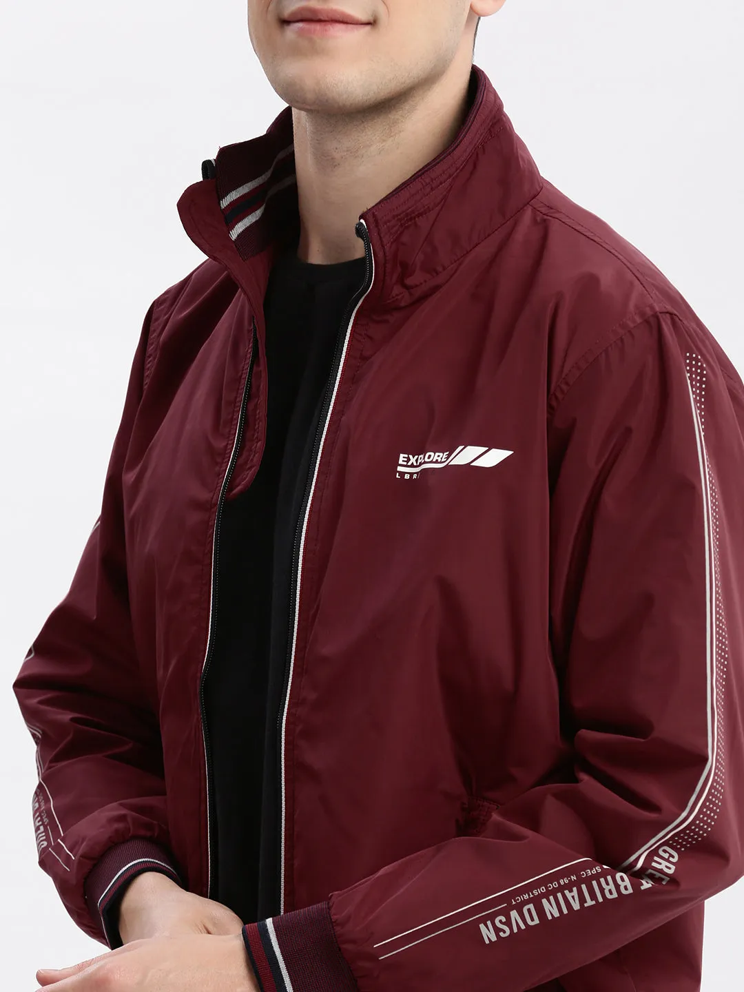 Men Maroon Mock Collar Long Sleeves Zip Detail Rapid-Dry Windcheater Bomber Jacket